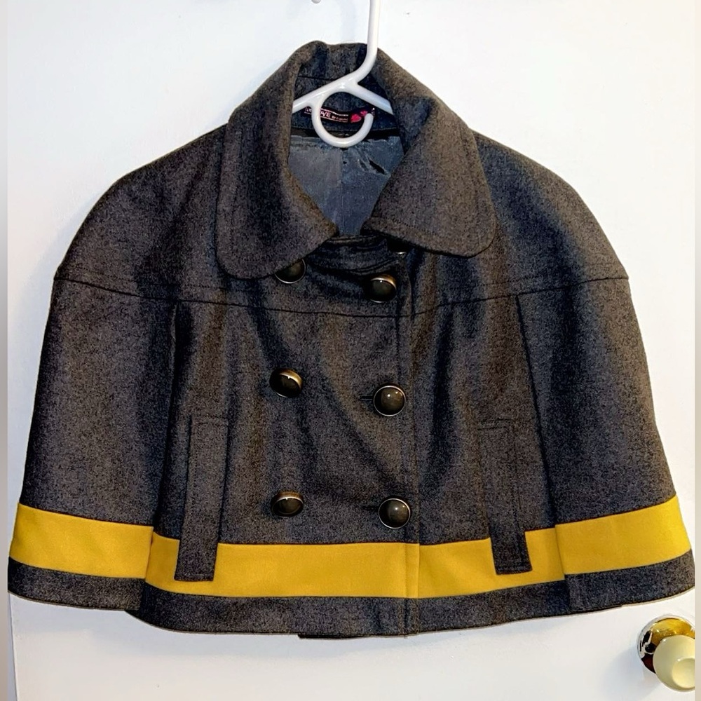 IN LOVE BY CARLING Paris 100% gray yellow wood caplet one size new